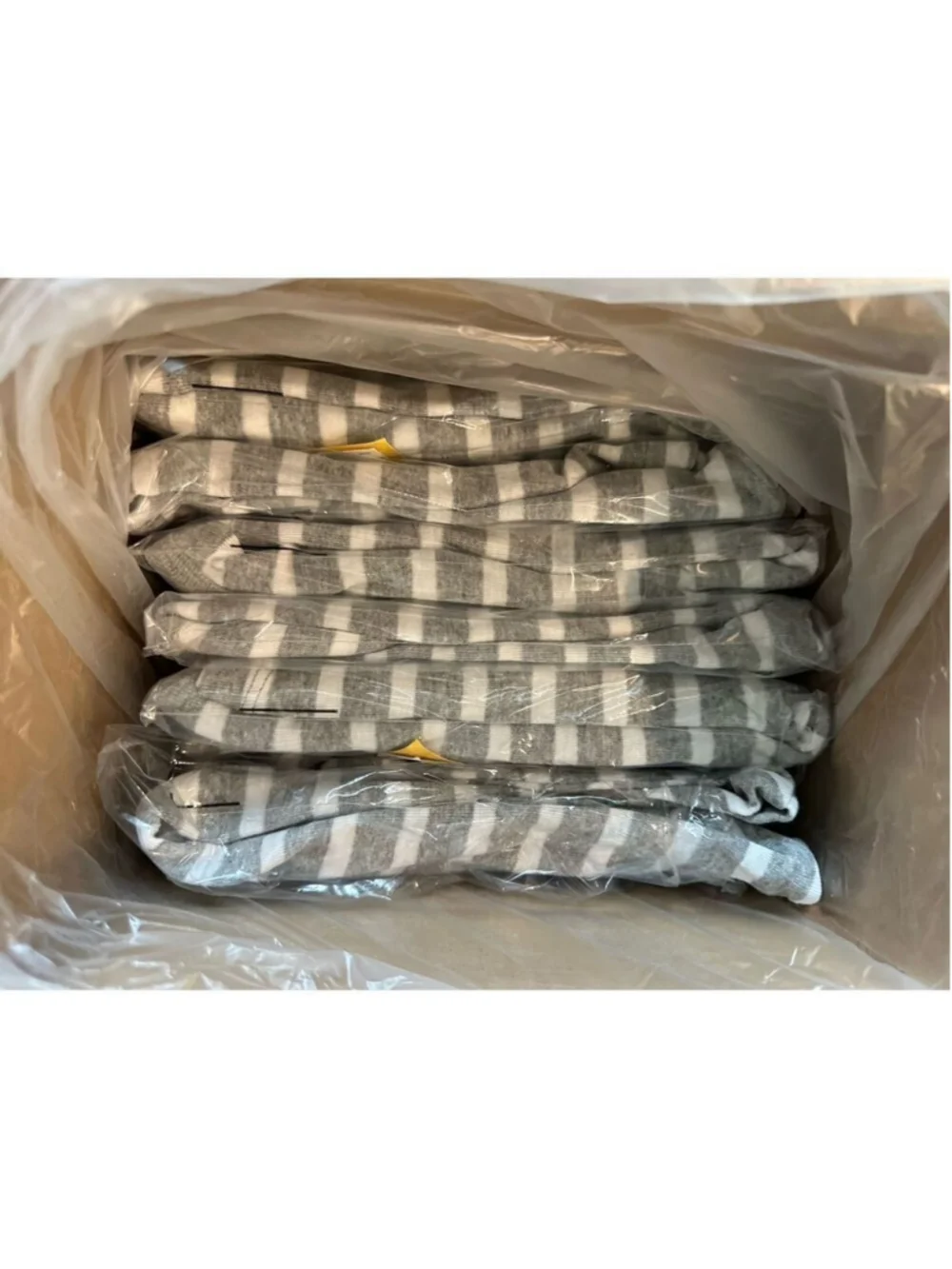 100% Cotton Holiday Pajama Sets (lot of 6 sets) in Gray/White Kids Size 6 Unisex